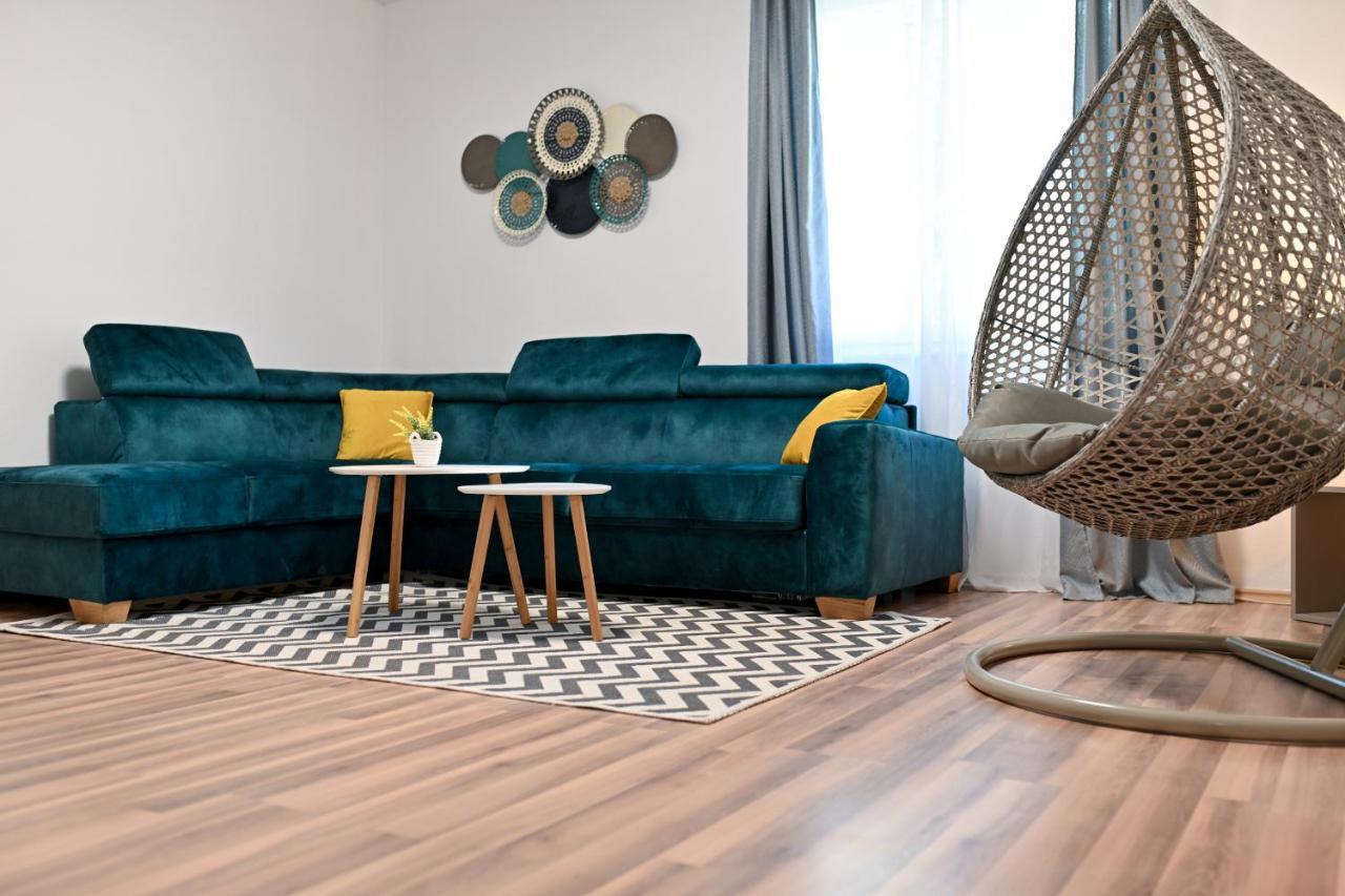 Apartment Peaceful Near Old Town