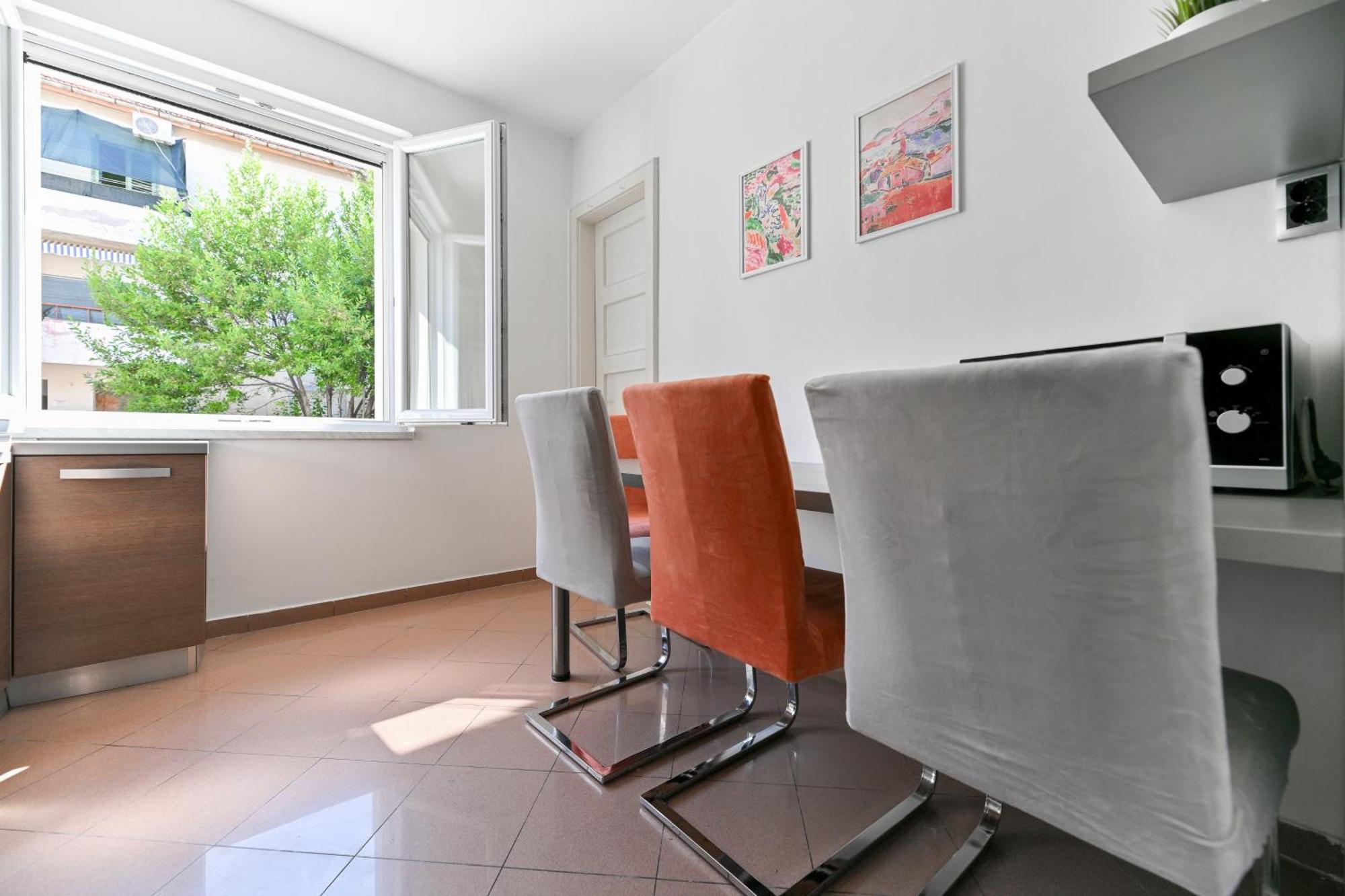 Peaceful Near Old Town Apartment *